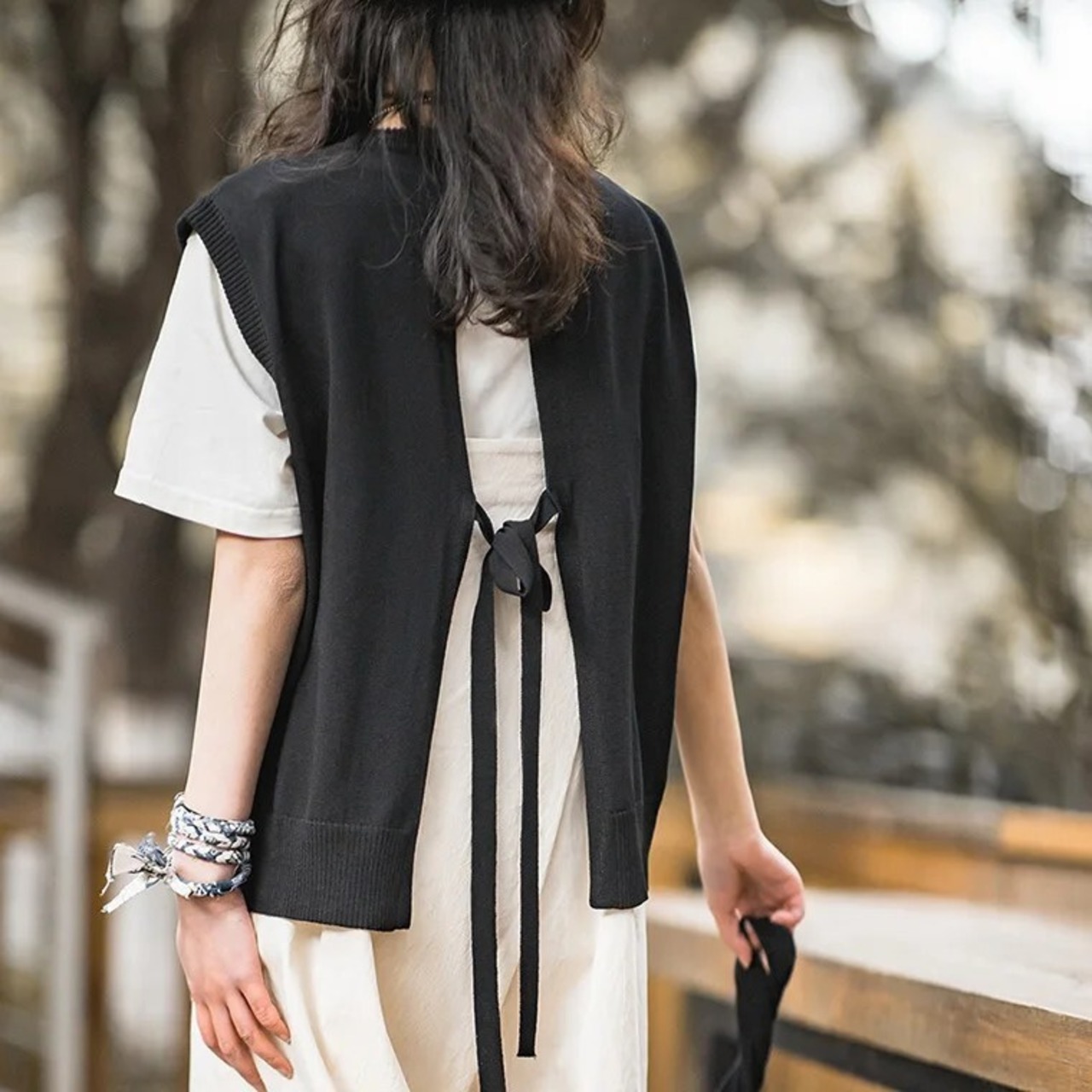 Back Ribbon Knitted Vest / バック リボン ニット ベスト