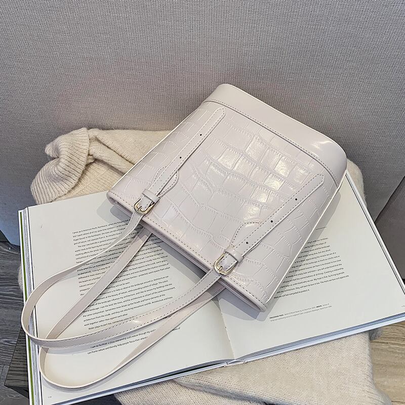 センス小さなバッグハンドバッグ2020新しいトレンディなファッション野生のショルダーバッグネット赤レトロハンドバッグバケットバッグ Tiancai_Wing_Bag16027992853