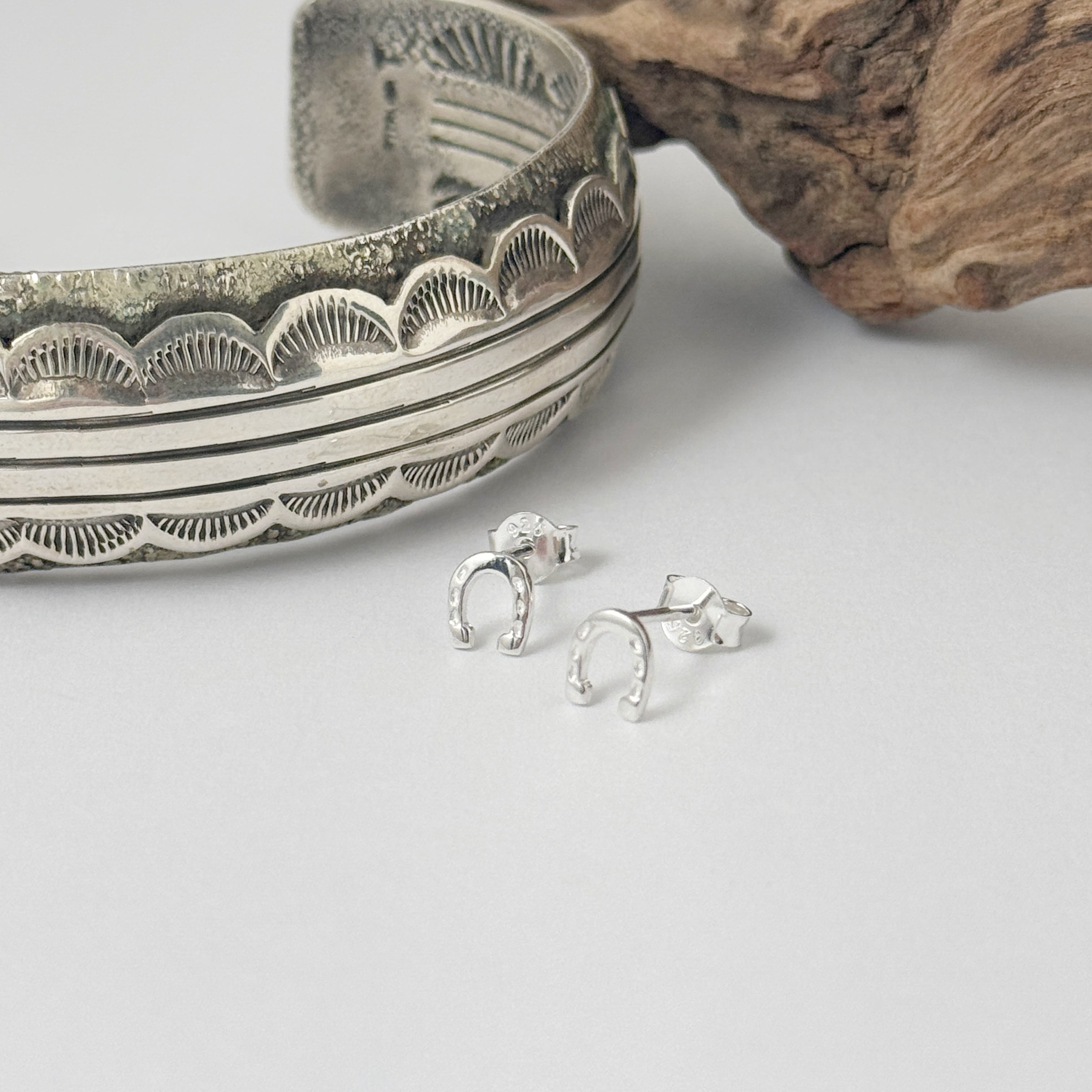 ラスト2！シルバー 馬蹄 スタッド ピアス 馬 蹄鉄 ホースシュー うま