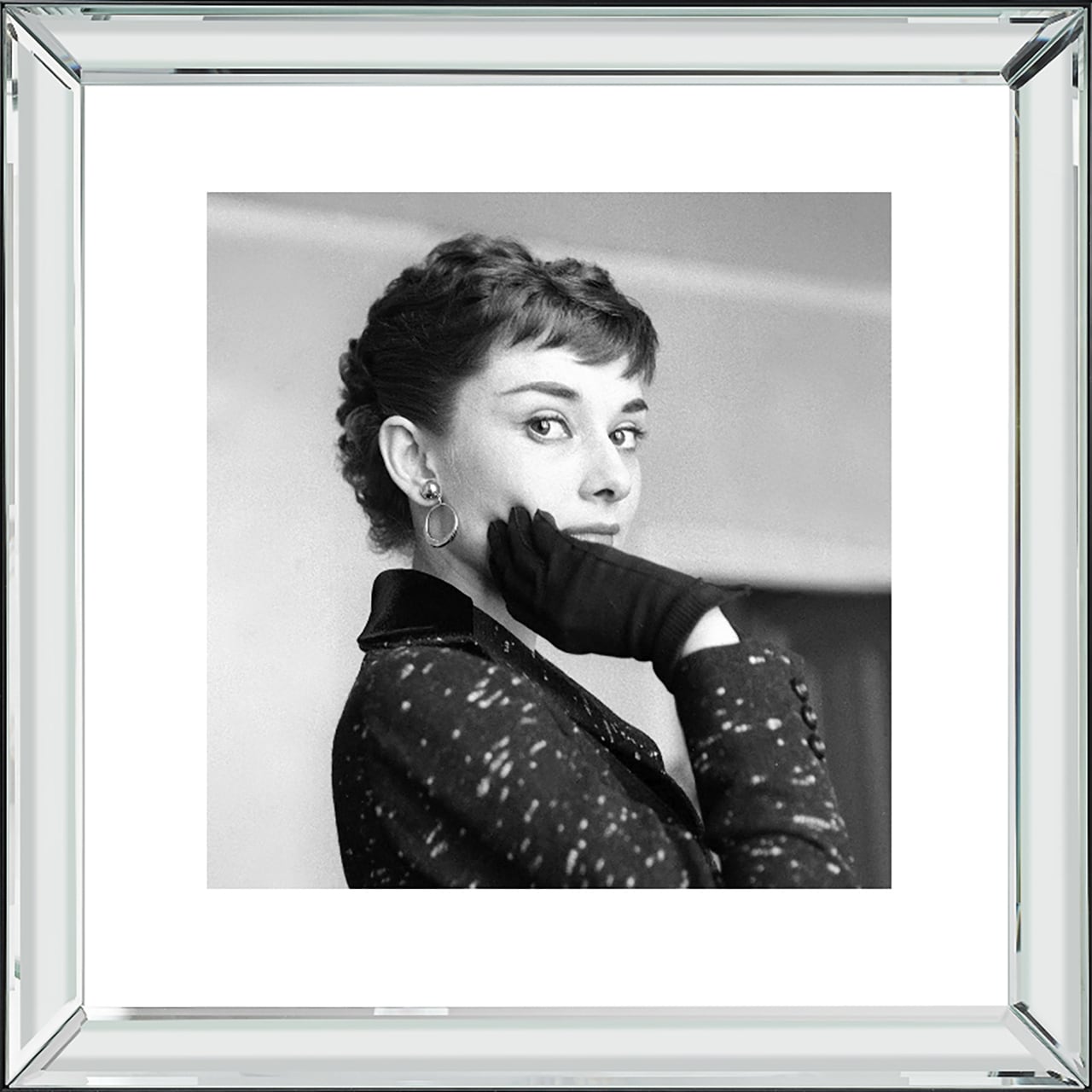 BVS144AudreyHepburn16×16Man】オードリーヘプバーン 壁立て 壁掛け