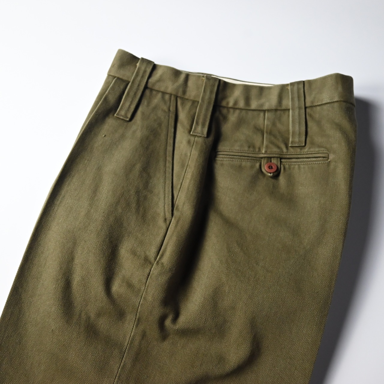 INTERIM / HEAVY PIMA TWILL  1-TUCK FRENCH ARMY WIDE TAPERED TROUSER