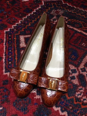 2000000005508 Salvatore Ferragamo VARA CROCODILE LEATHER EMBOSSED PUMPS MADE IN ITALY/サルヴァトーレフェラガモヴァラクロコ型押しレザーパンプス