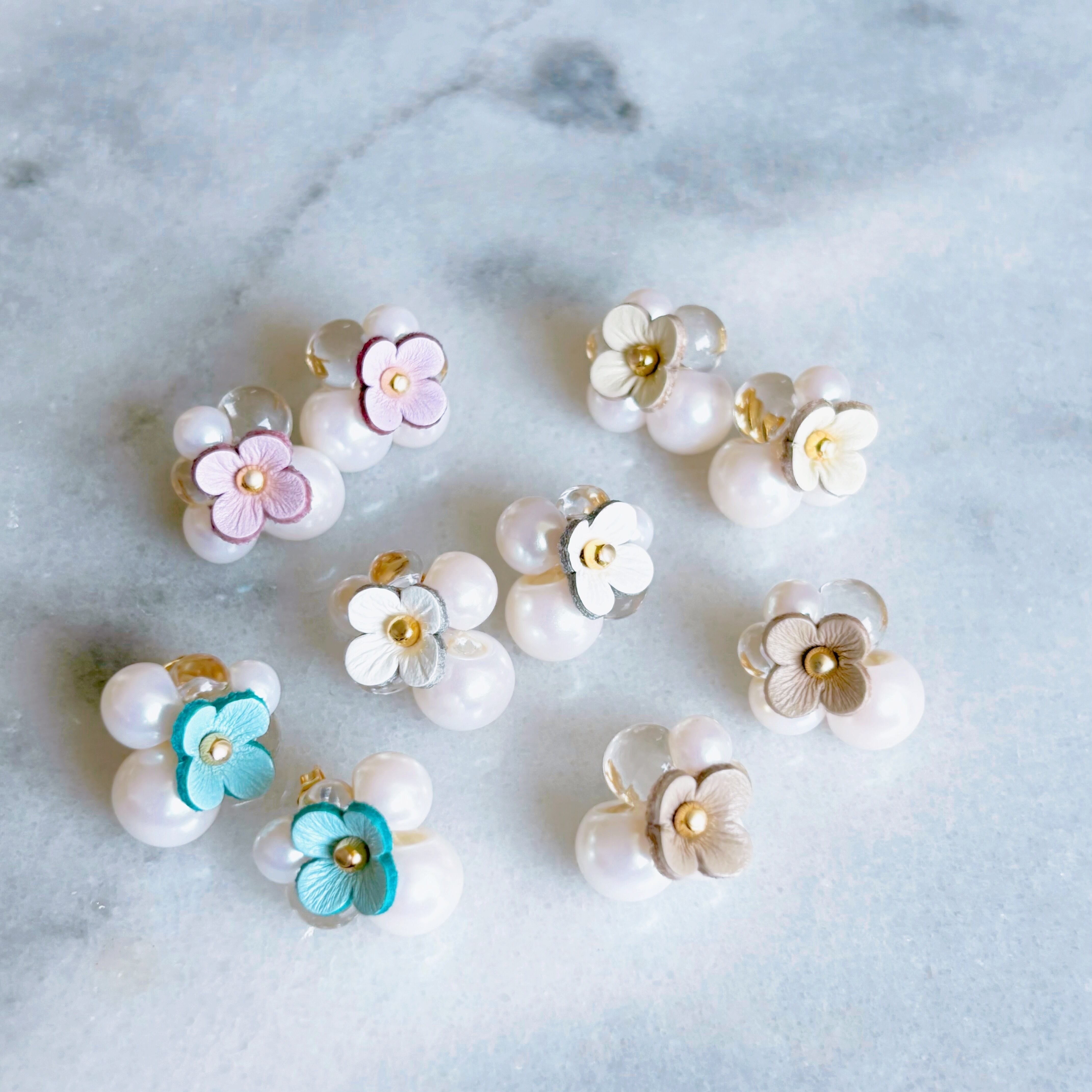 ハンドメイドピアス3203 Blossom Dew with 3pearls ピアス | Allamanda-leather