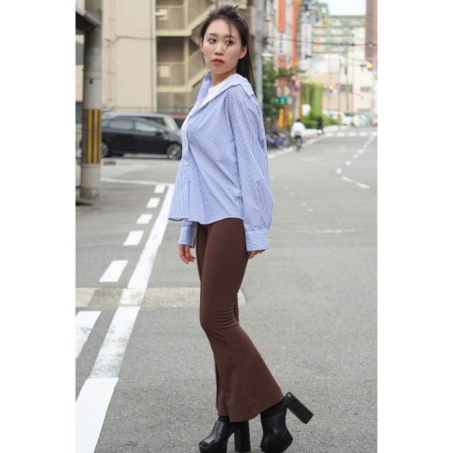 ハイウエスト センタースリットフレアパンツ（ブラウン）〈MODEL:伊達