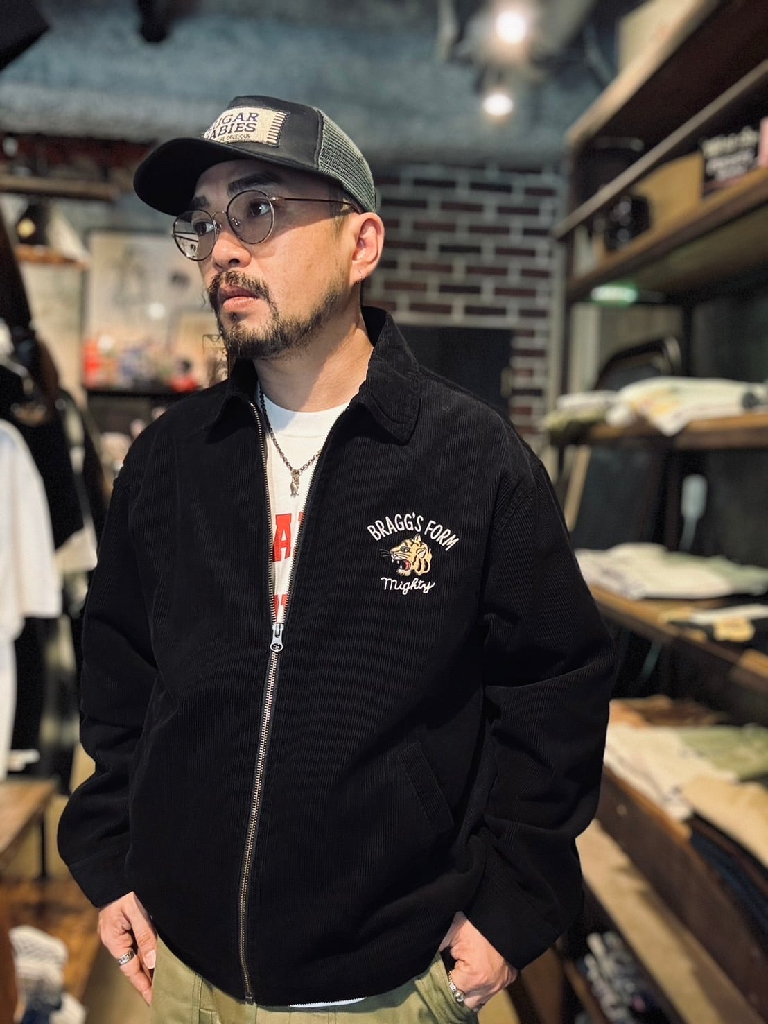POWER TO THE PEOPLE / Tiger embroidered corduroy zip jacket POWER TO THE PEOPLE / Tiger embroidered corduroy zip jacket