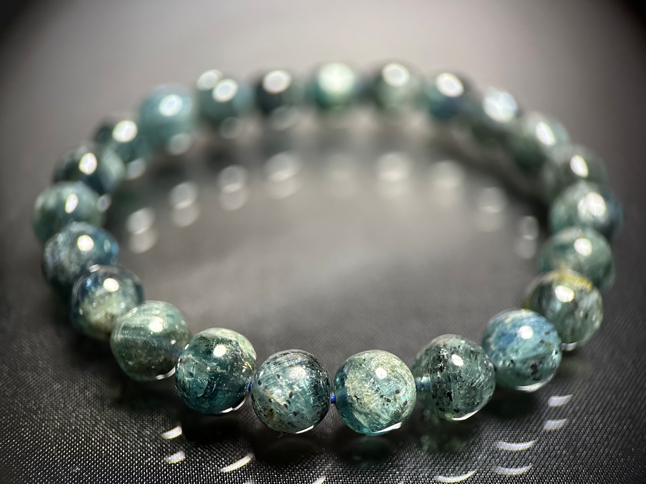 グリーンカイヤナイトブレスレット