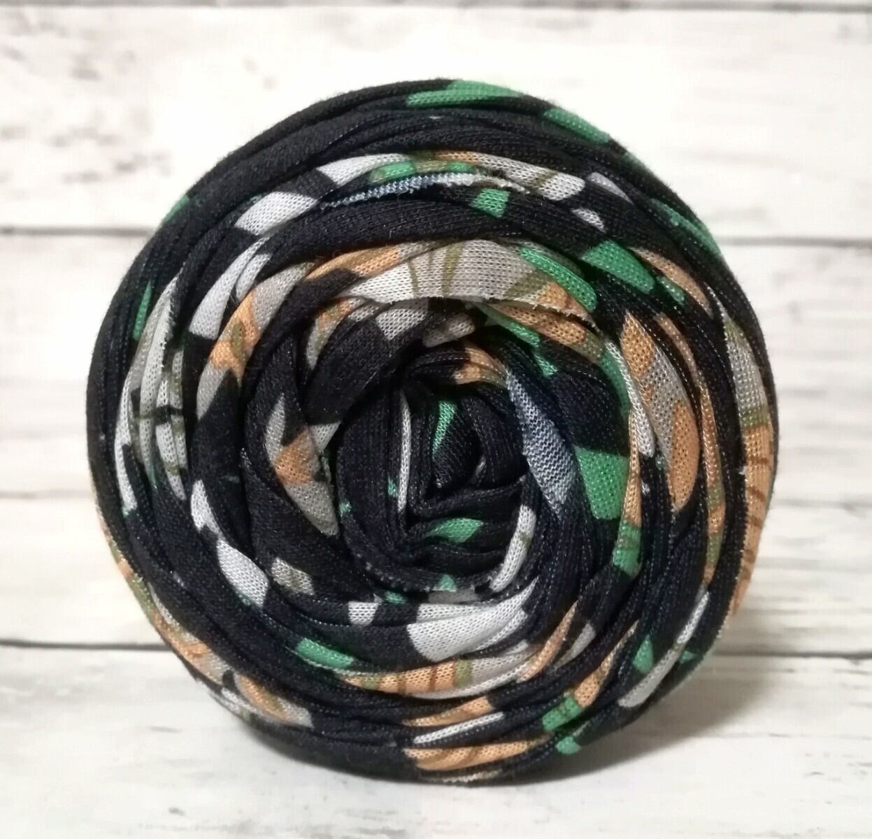 ボタニカル ブラック×グリーン 1玉45m Tシャツヤーン | T-SHIRT YARN