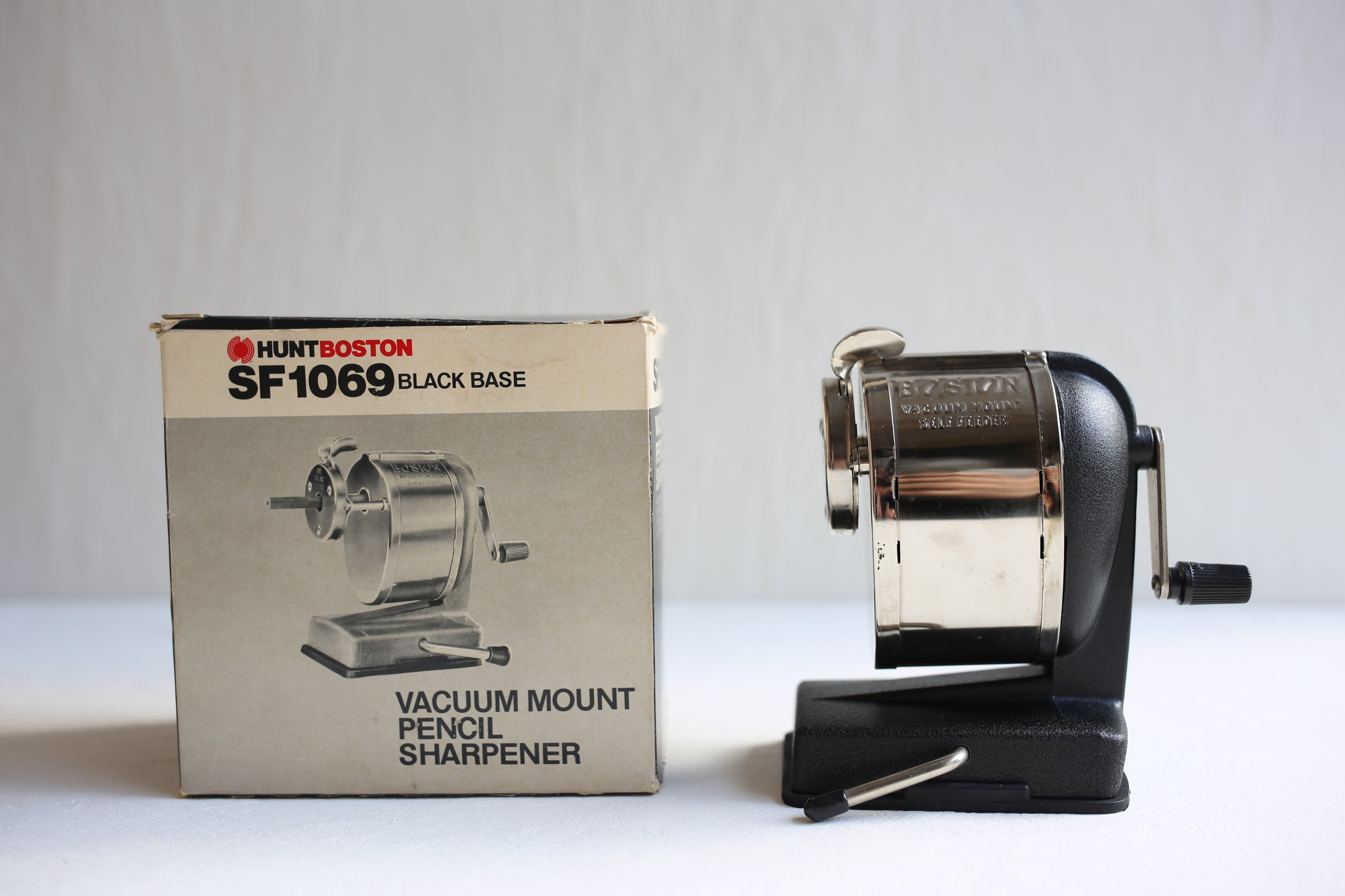 アメリカ BOSTON ヴィンテージ 鉛筆削り 「VACUUM MOUNT」箱付き N-01016