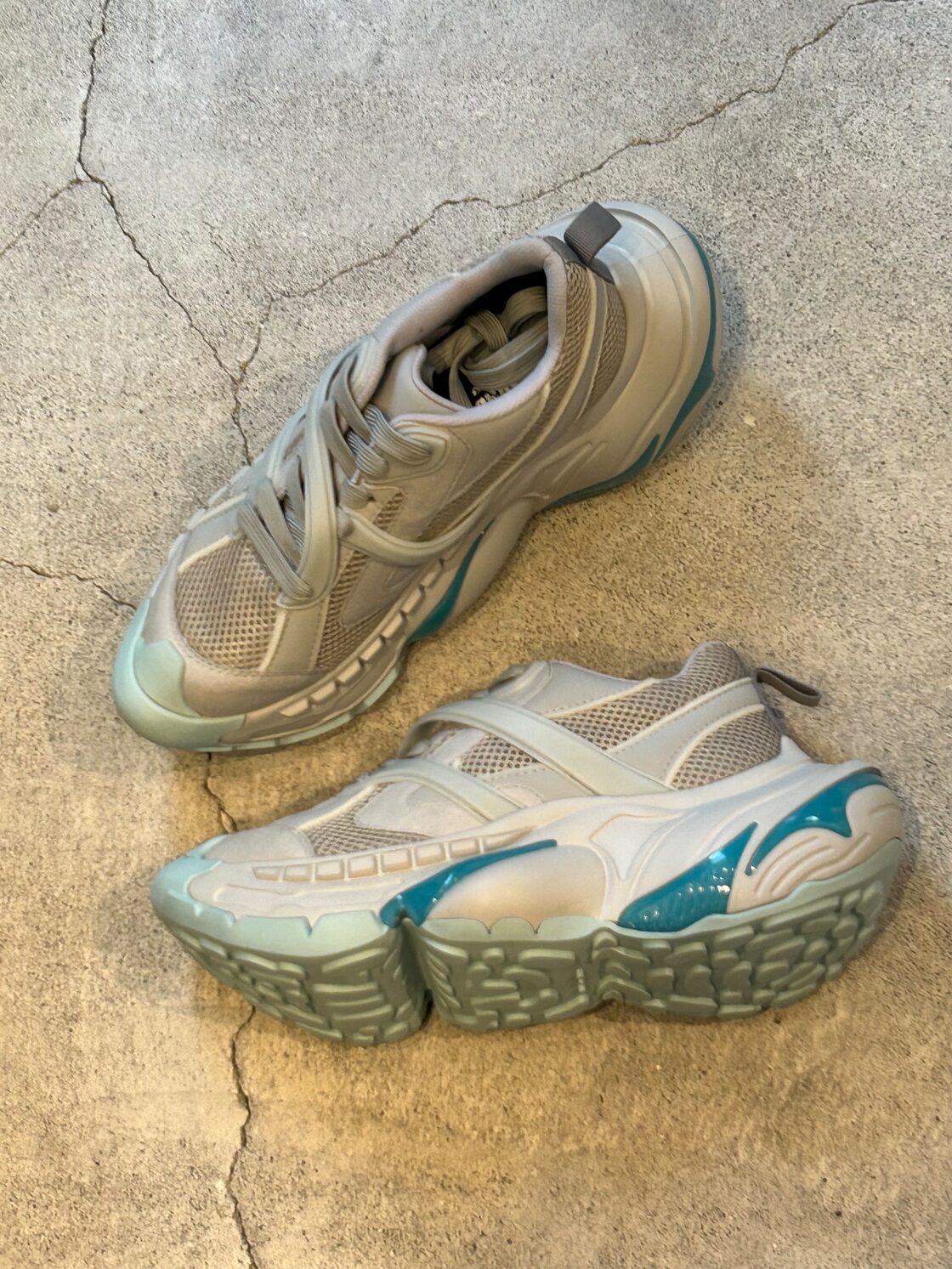 MIKIOSAKABE Multiverse Runner Gray | Pay ID