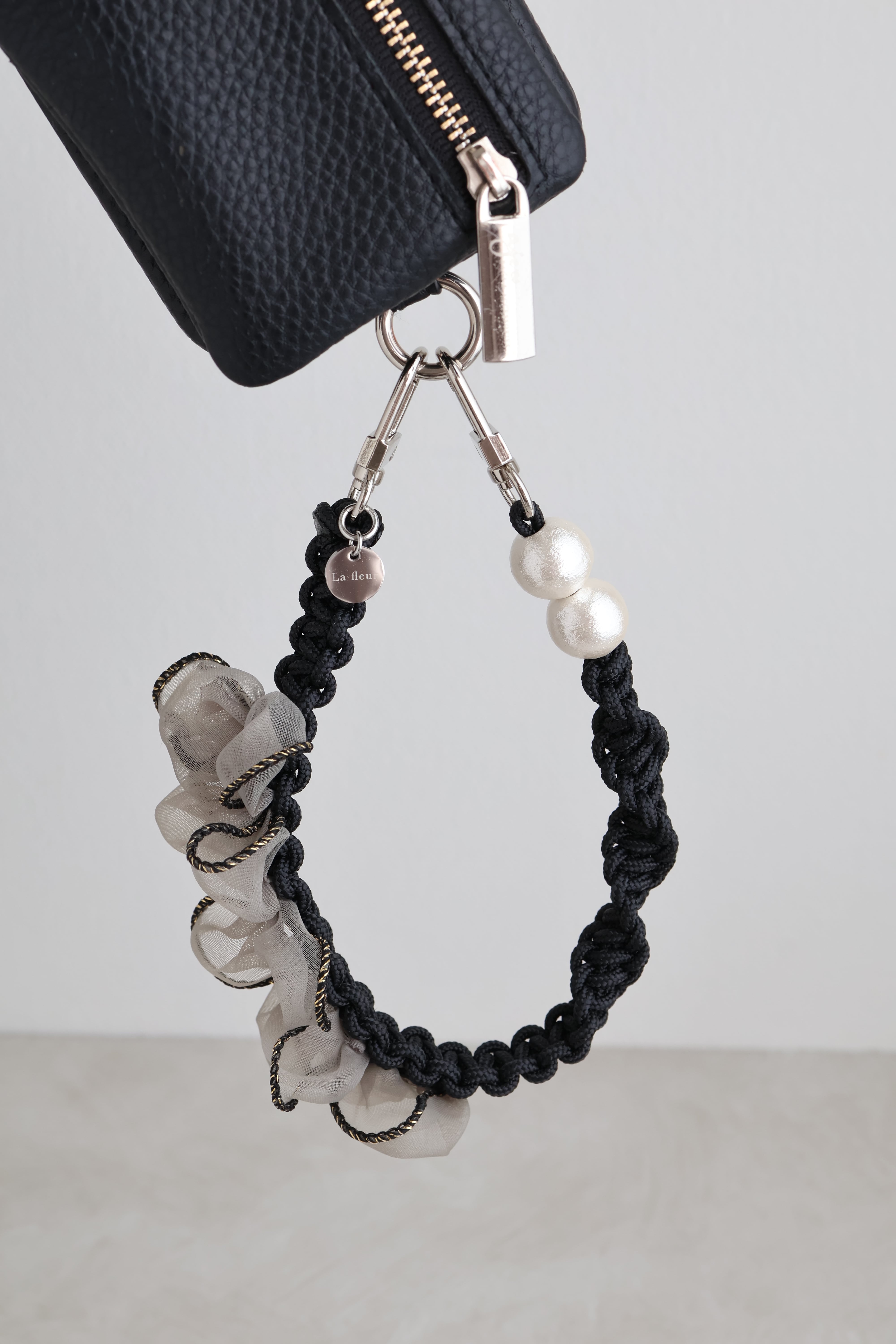 【ブラック×カーキ】frill short strap