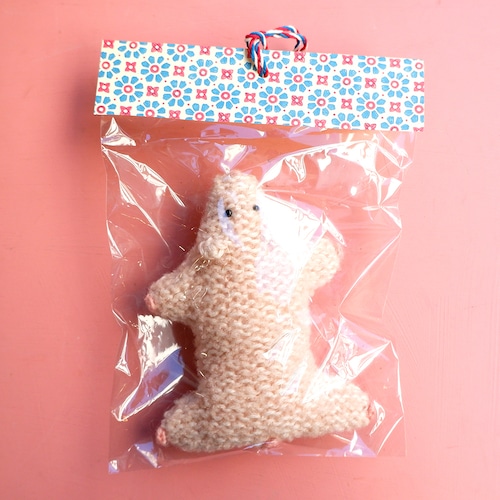 山下ひとなつ/ ブタぬいぐるみ