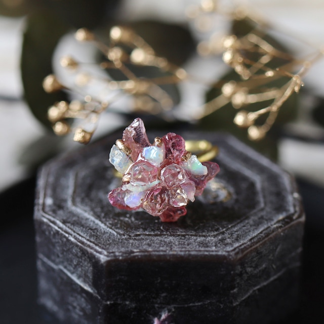 スピネルとオパールのイヤーカフ