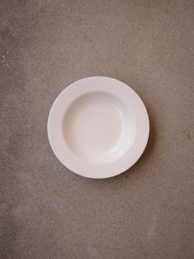 白い器 スープ皿