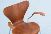 Arne Jacobsen | Model.3207 Seven Arm Chair
