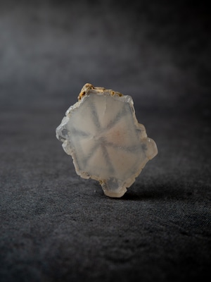 トラピッチェクォーツ - b08