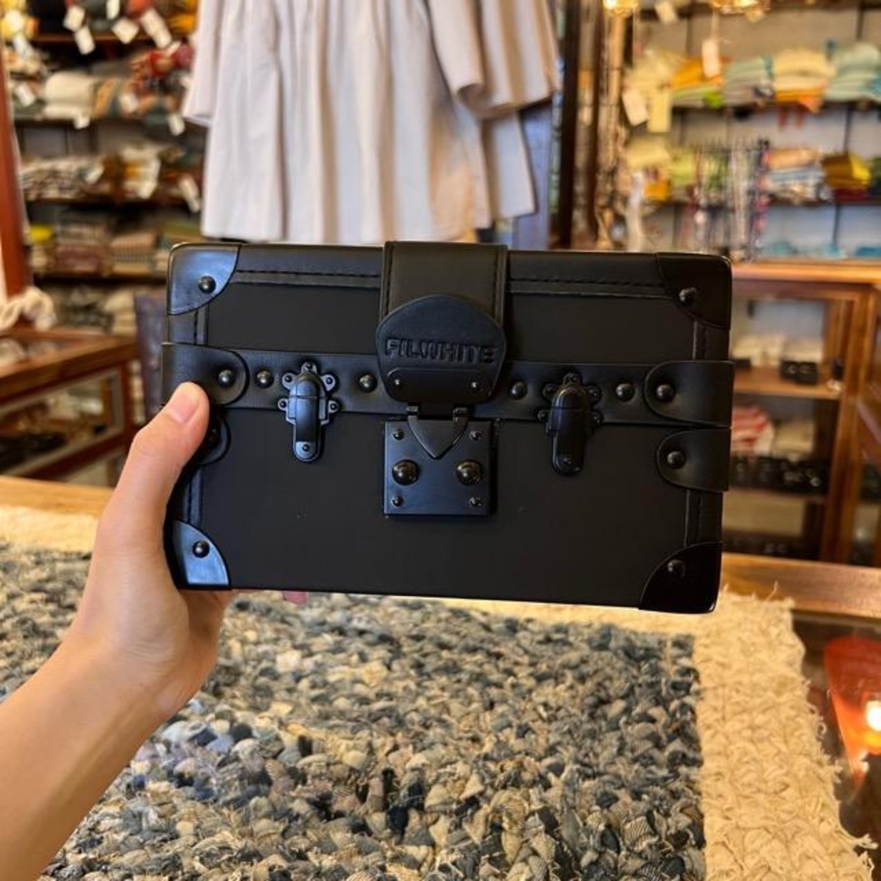 Topanga Bag　ブラックボックスバッグ　ファッション　バッグ　肩掛けバッグ　ショルダーバッグ　小物　レザー　ユニセックス