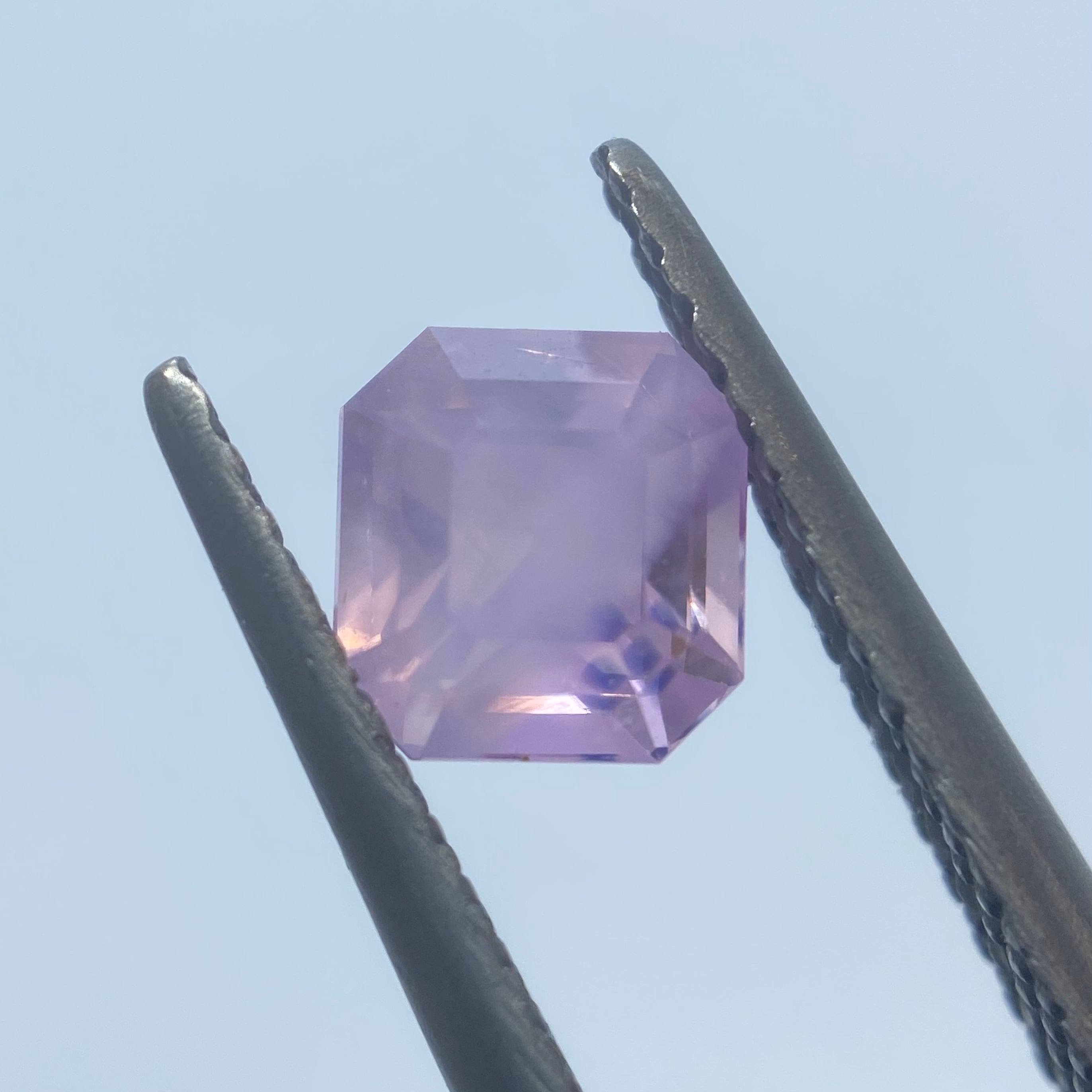 苺ミルクのようなピンク×ミルキーピンクのサファイア