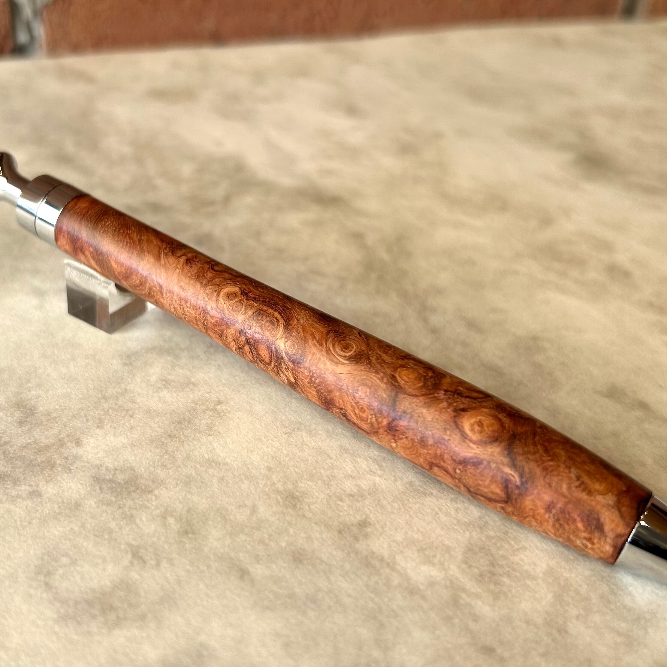 こぶた工房【ローズウッド瘤 極上杢】 ボールペン換装可 | ペンネジューク