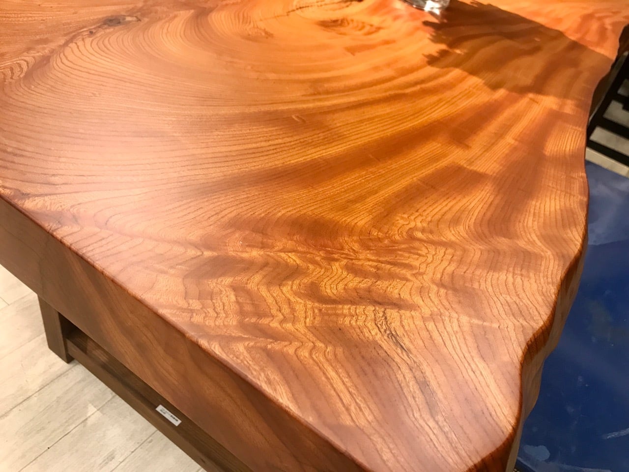 超希少、超極厚総ケヤキ1枚板長椅子