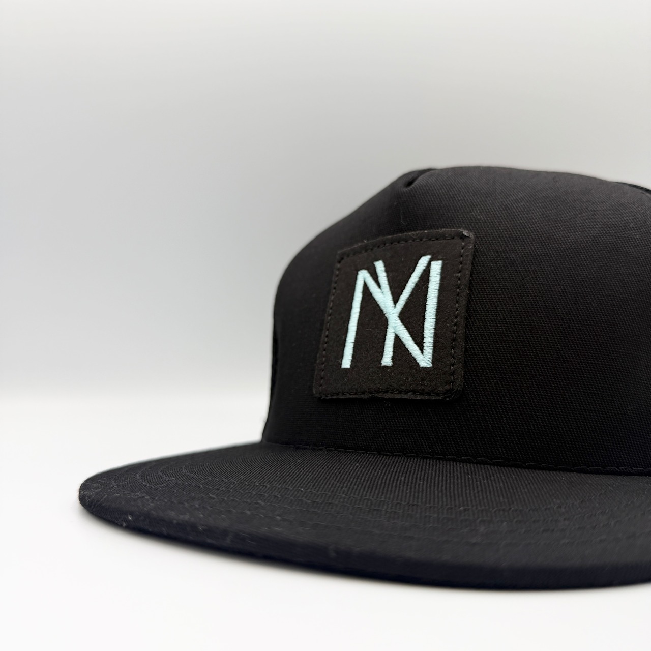 【gifthat別注】Coopers Town Felt on Embroidery Logo Mesh Cap