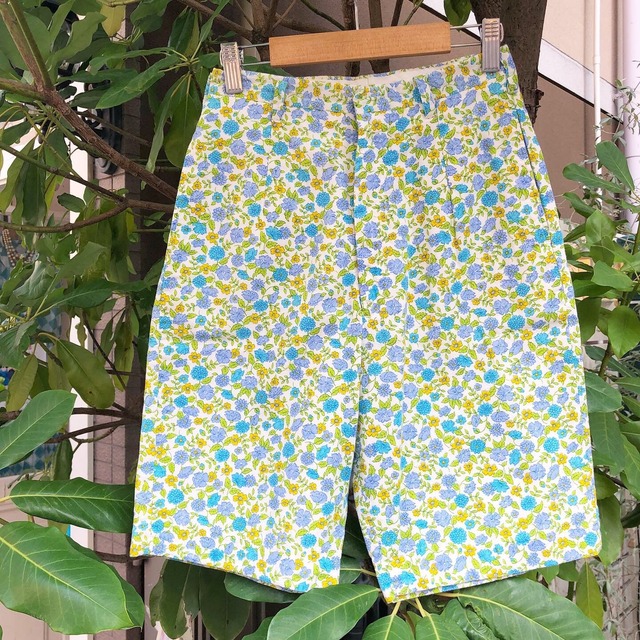 VINTAGE 60’s flower print short pants