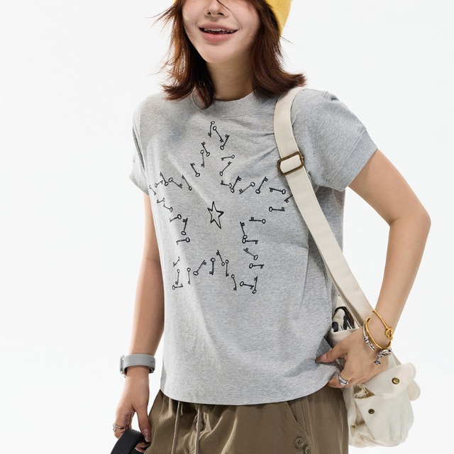 key × star print short-sleeve tee　キー×スタープリント半袖ティー　J2083