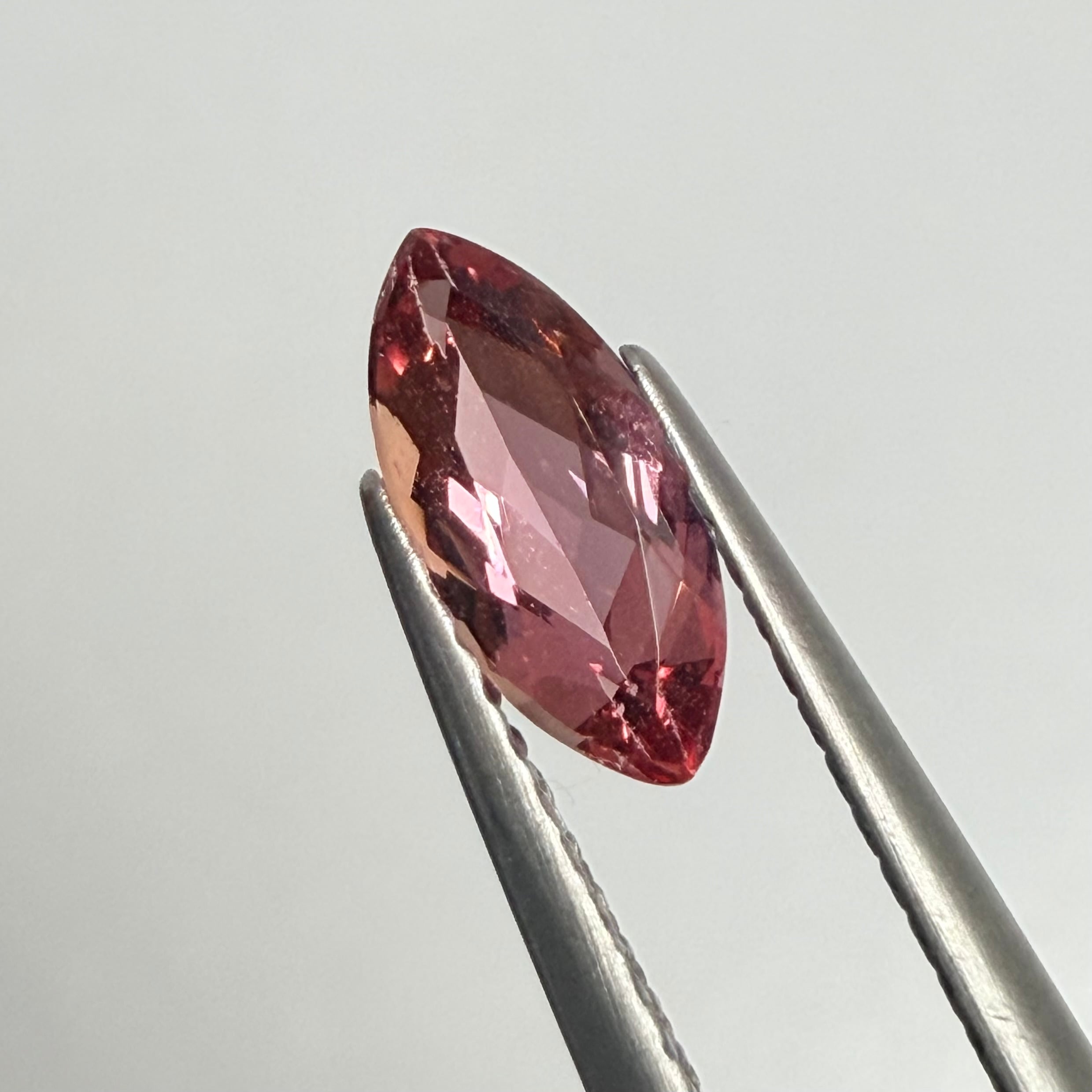 希少なシェリーカラーのインペリアルトパーズ