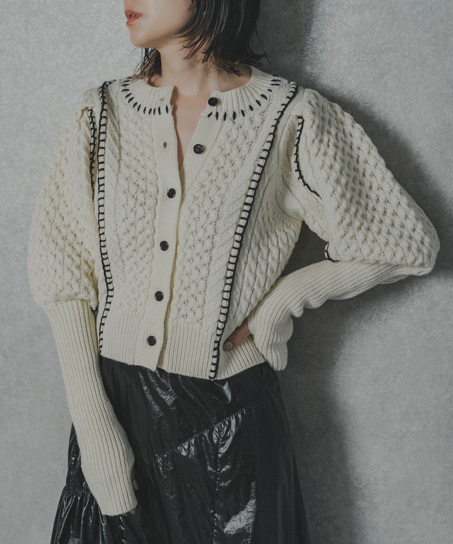 HAND STITCH DESIGN CABLE CARDIGAN (IVORY) | ANOGH