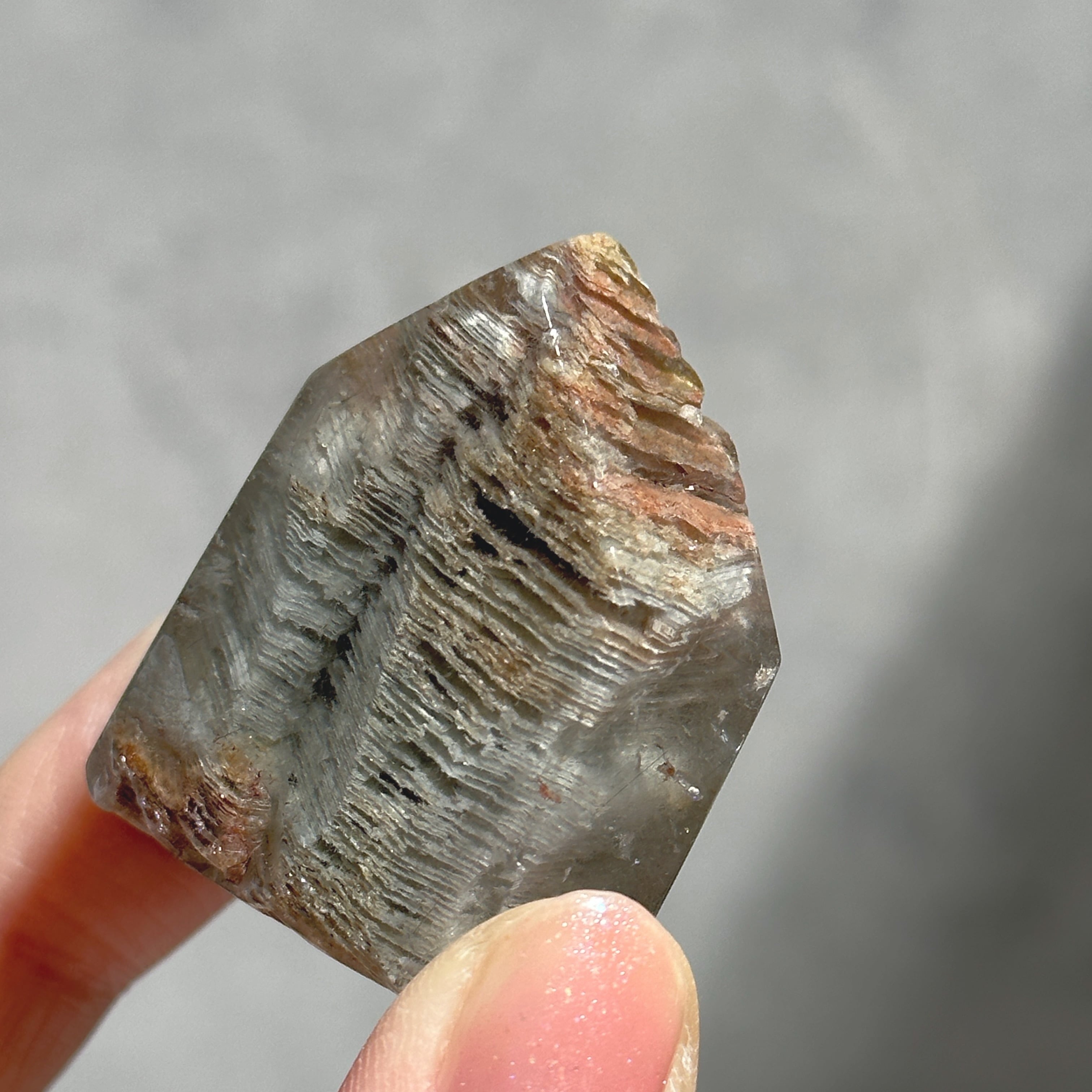 ☆層がたくさん!スモーキーガーデンクォーツ