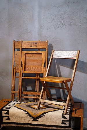 OT002_FOLDING CHAIR 40s−