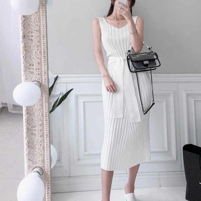 ニットワンピース バックオープン ノースリーブ ワンピース Vネック サマーニットワンピース 白 夏服 袖なしニット ウエストリボン ラウンドネック ニットワンピ Rx0596 Raxia ラクシア ニットワンピース バックオープン ノースリーブ ワンピース Vネック サマーニットワンピース 白 夏服 袖なしニット ウエストリボン ラウンドネック ニットワンピ Rx0596 Raxia ラクシア