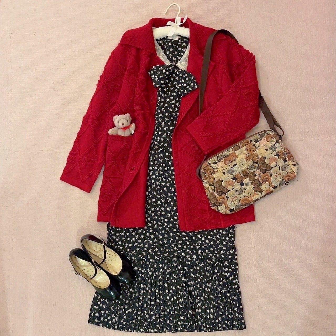 red diamond pattern double button knit