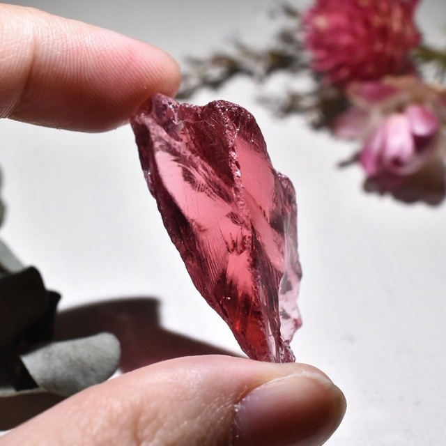 インドネシア産アンダラクリスタル原石 ストロベリーB