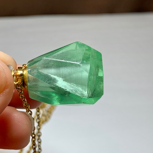 02.(訳)グリーンフローライト・ミニ香水瓶