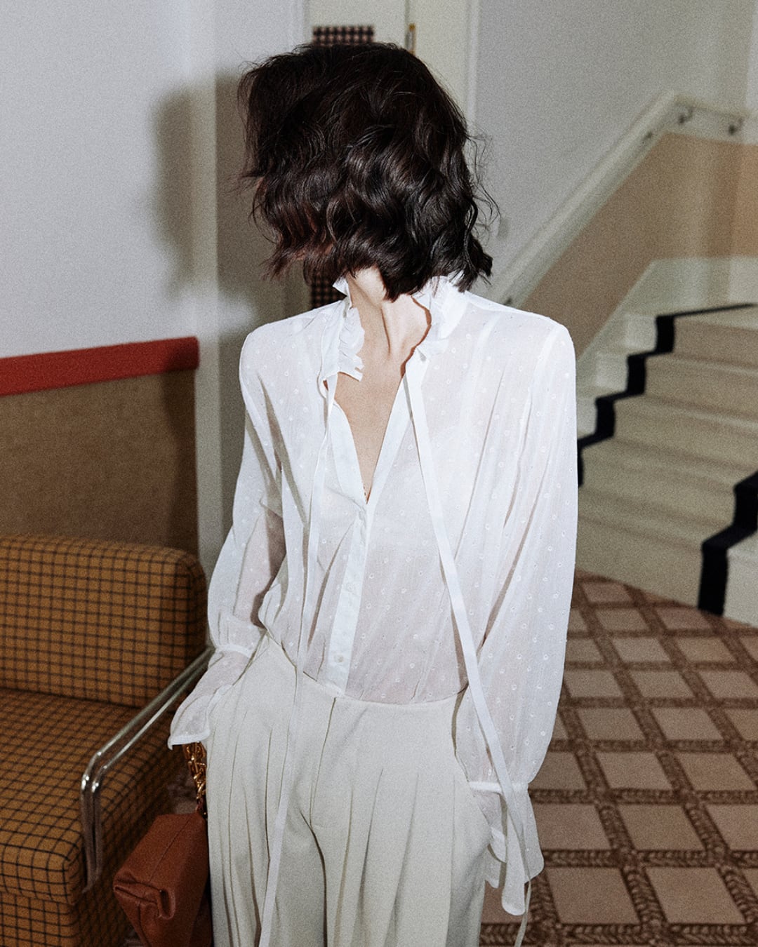 ドットシフォンフリルカラーブラウス S25604