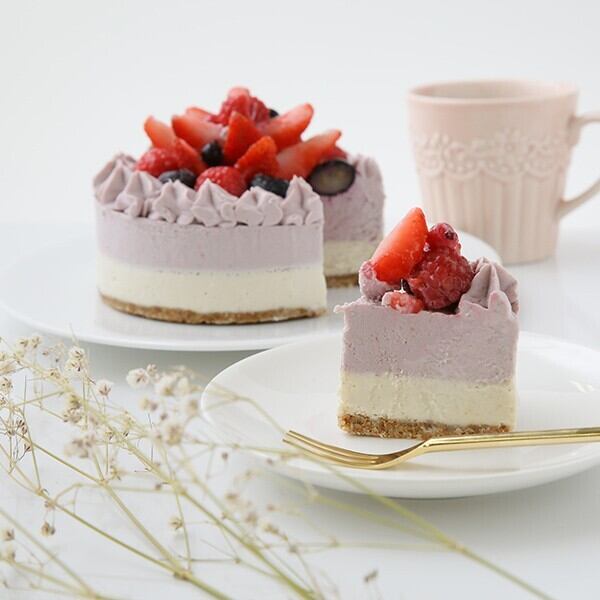 お誕生日などに イチゴrawケーキ 15cmホール Santecafe