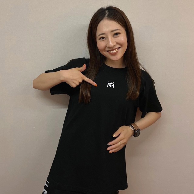 Cursive Box LOGO Tee（BLK）