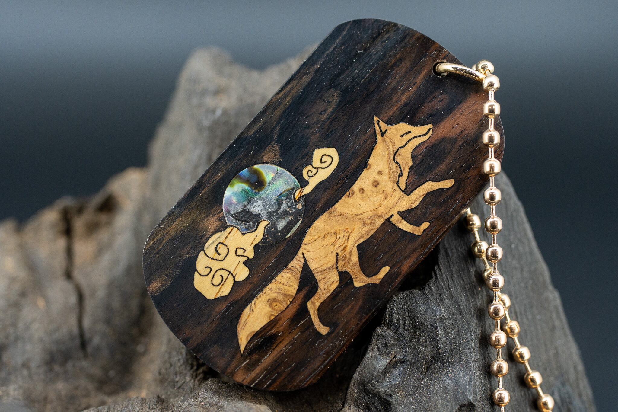 【 染色の美 】 ムンエボニー ドッグタグ 象嵌 十五夜きつね