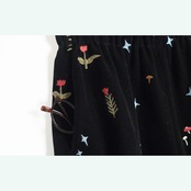 小花刺繍が可愛い ベロアリラックスパンツ 《i0798》