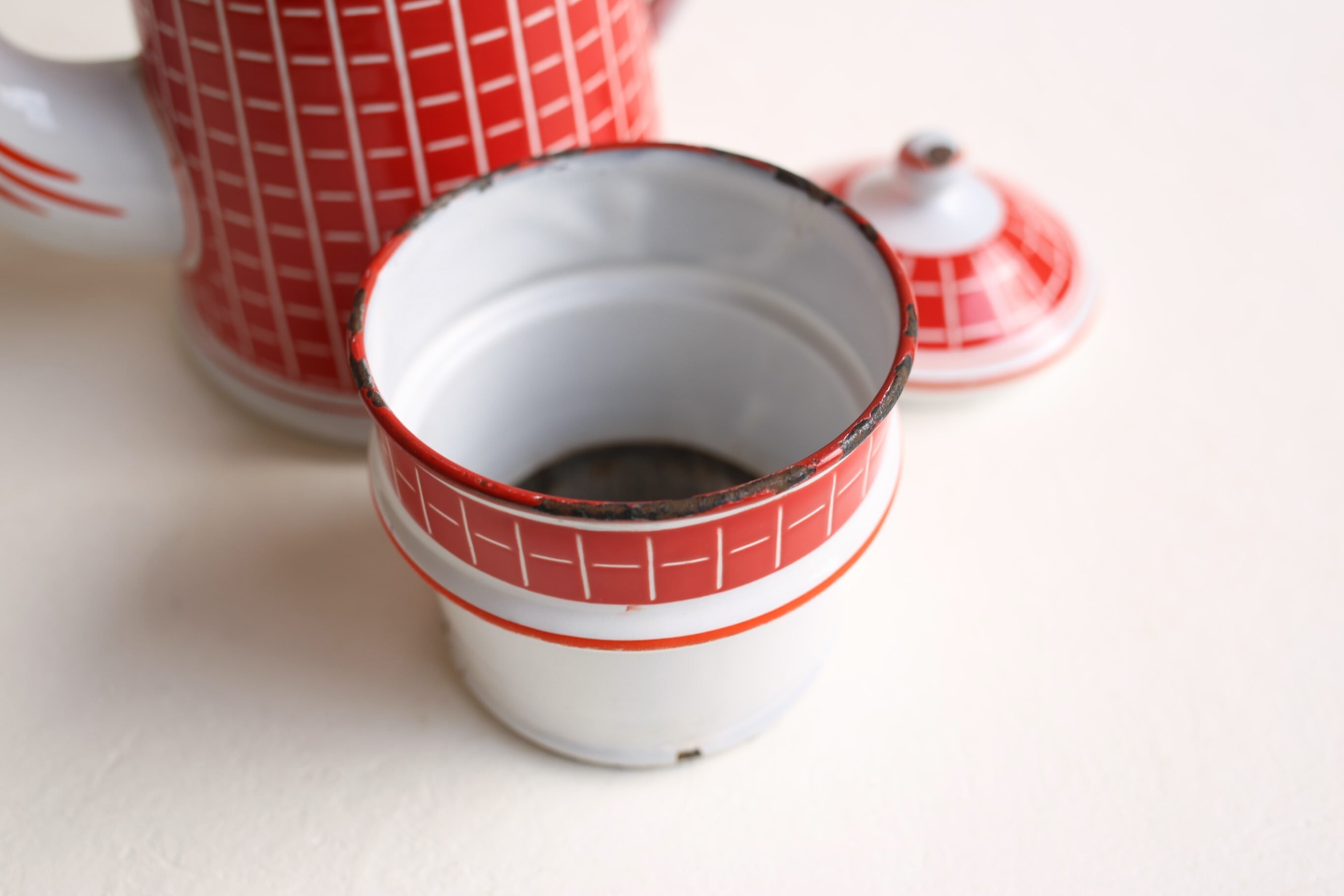 アンティーク　コーヒーポット 白赤幾何学模様 フランス アンティーク ヴィンテージ BB社 コーヒーポット 赤チェック