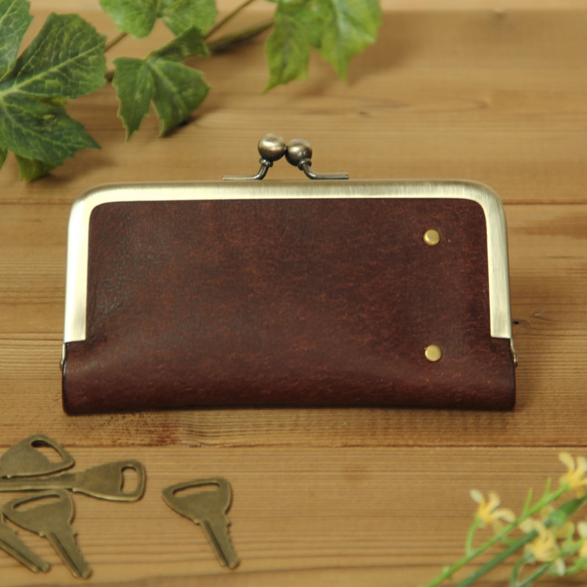 がま口キーケース / チョコレート | HANARE LEATHER オンラインショップ