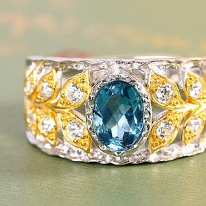 ブルートパーズリング - 自然の優雅さを表現する葉のデザイン R459