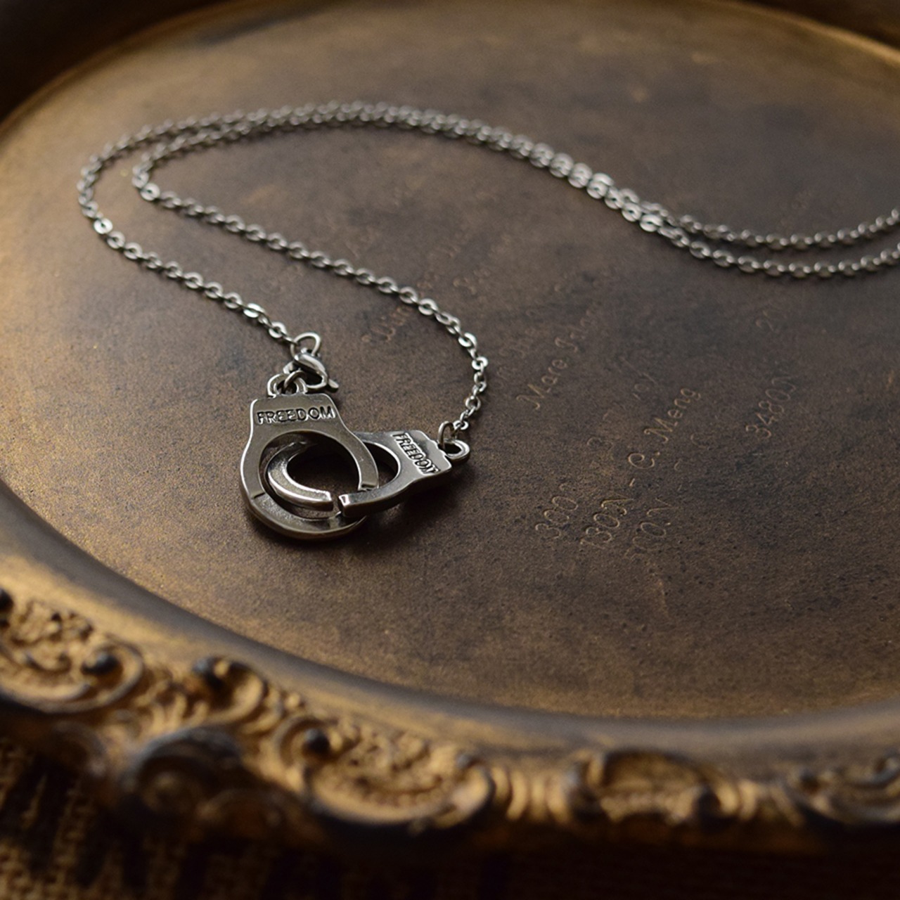 ステンレス手錠ネックレス