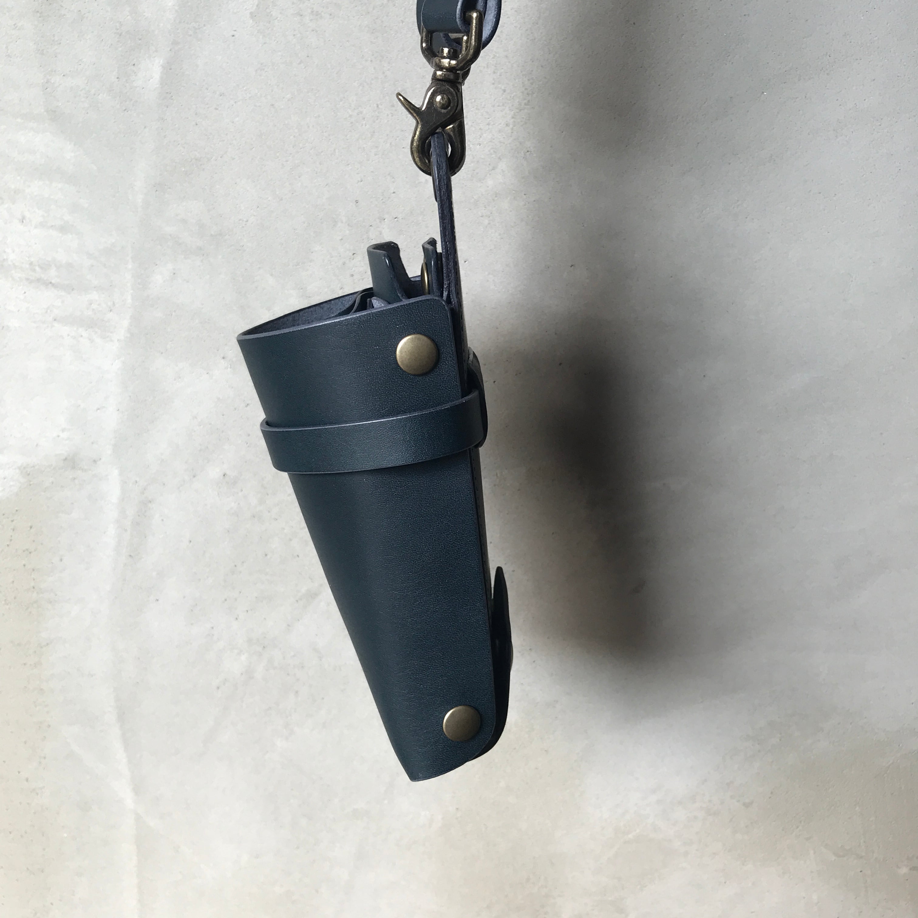 FEDERS シザーケース “CHANGE” SLIM 5丁 ヌメ革 ネイビー | FEDERS