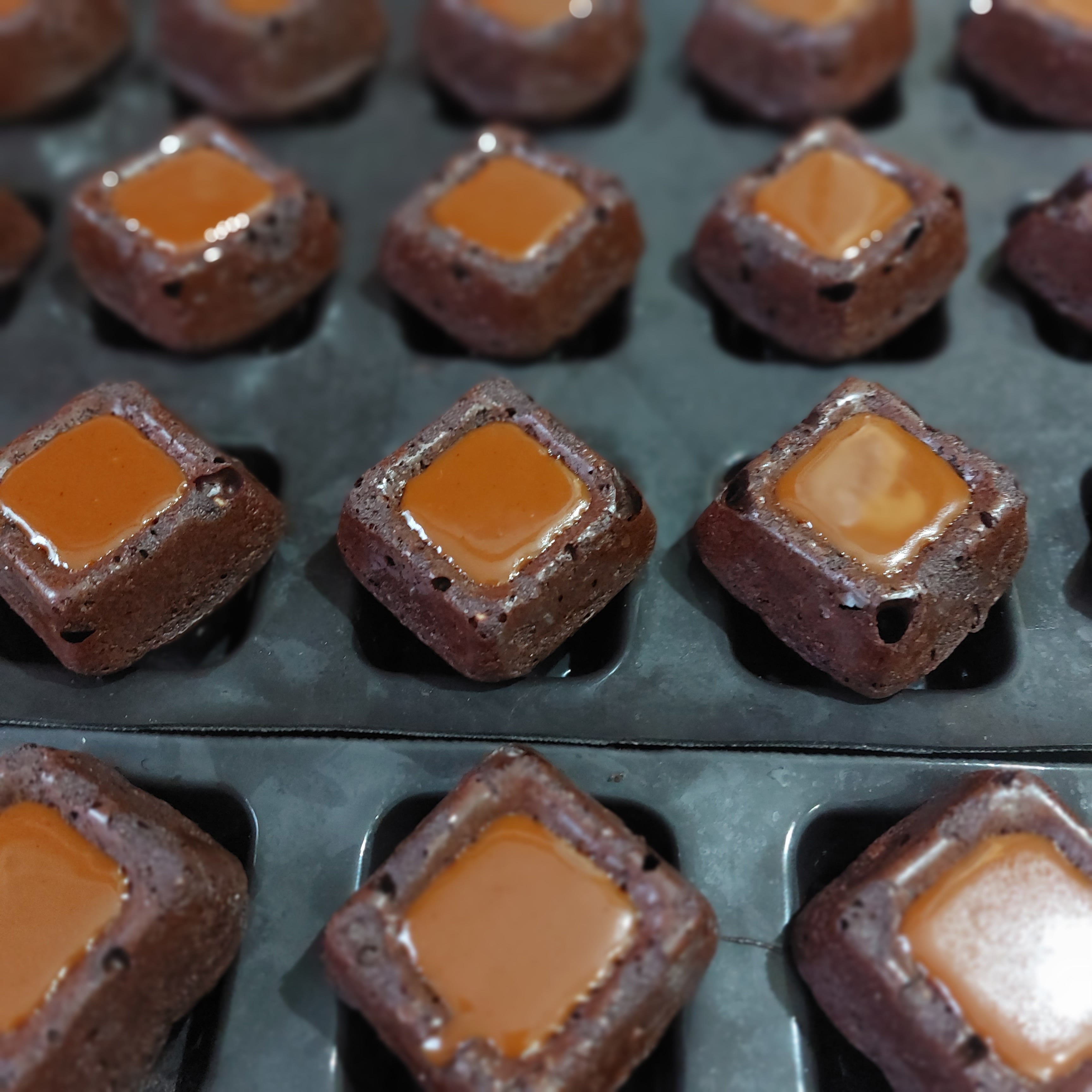 キャラメル ブラウニー | Atelier Coeur de Chocolat