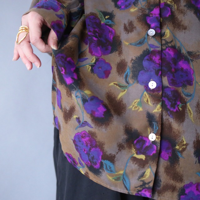 poison color flower art pattern open collar see-through shirt