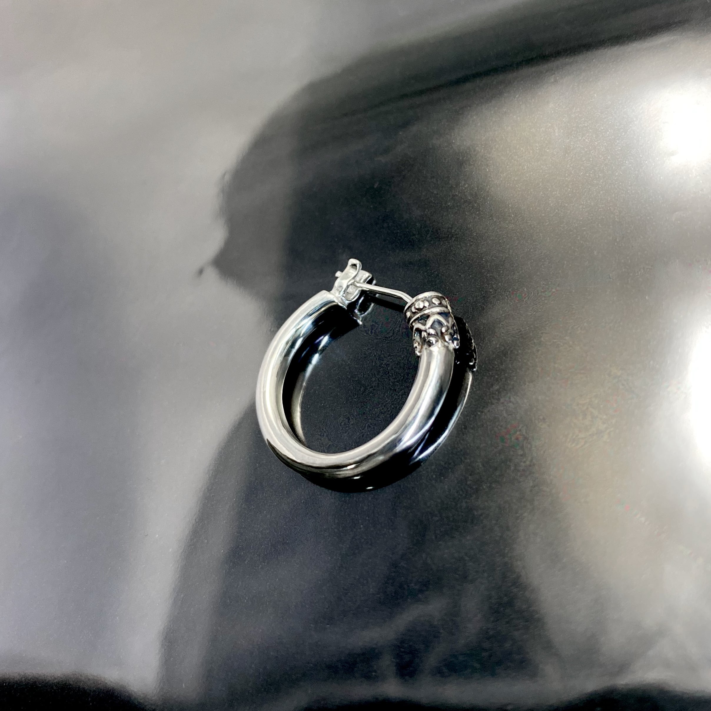 ゴッドサイズの王冠フープピアス CROWN HOOP [LARGE] / クラウンフープピアス L | GODSIZE