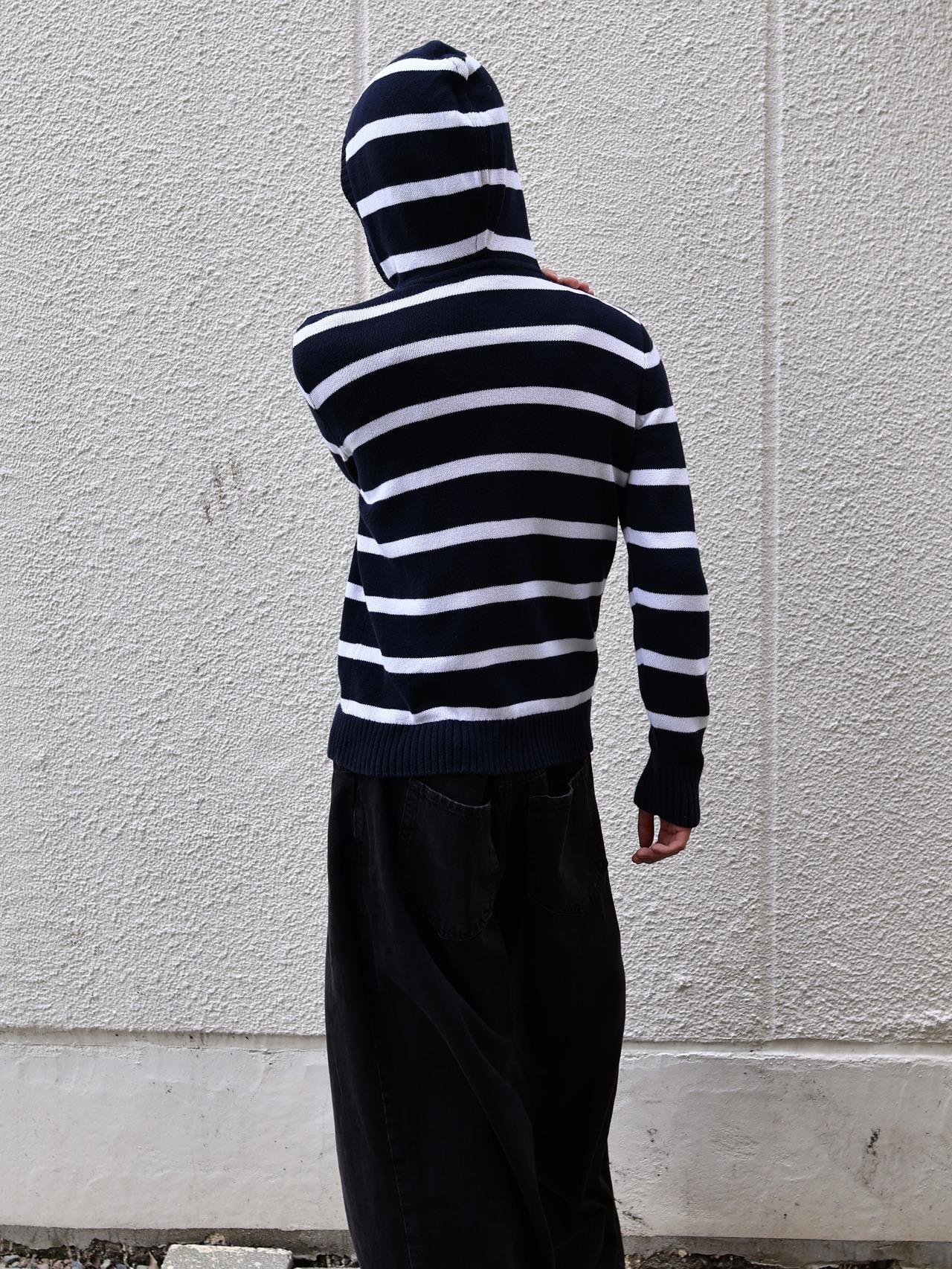 border zip up hoodie