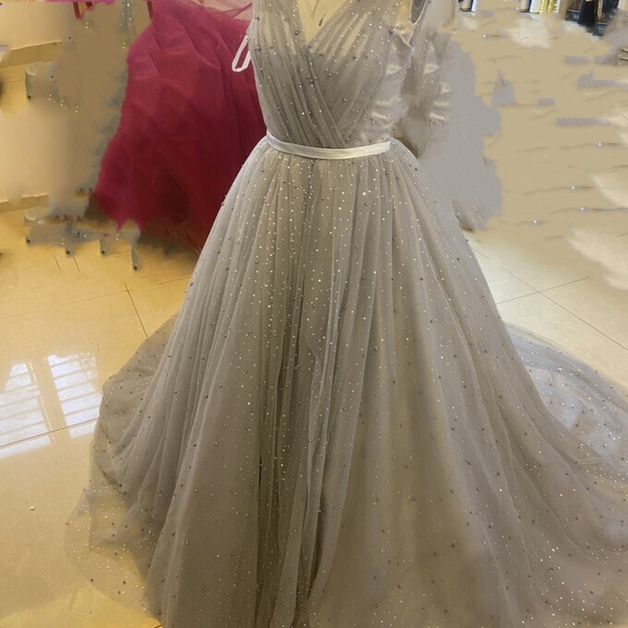 憧れのドレス 可愛い ブルーグレー うずもれる カラードレス ソフト  