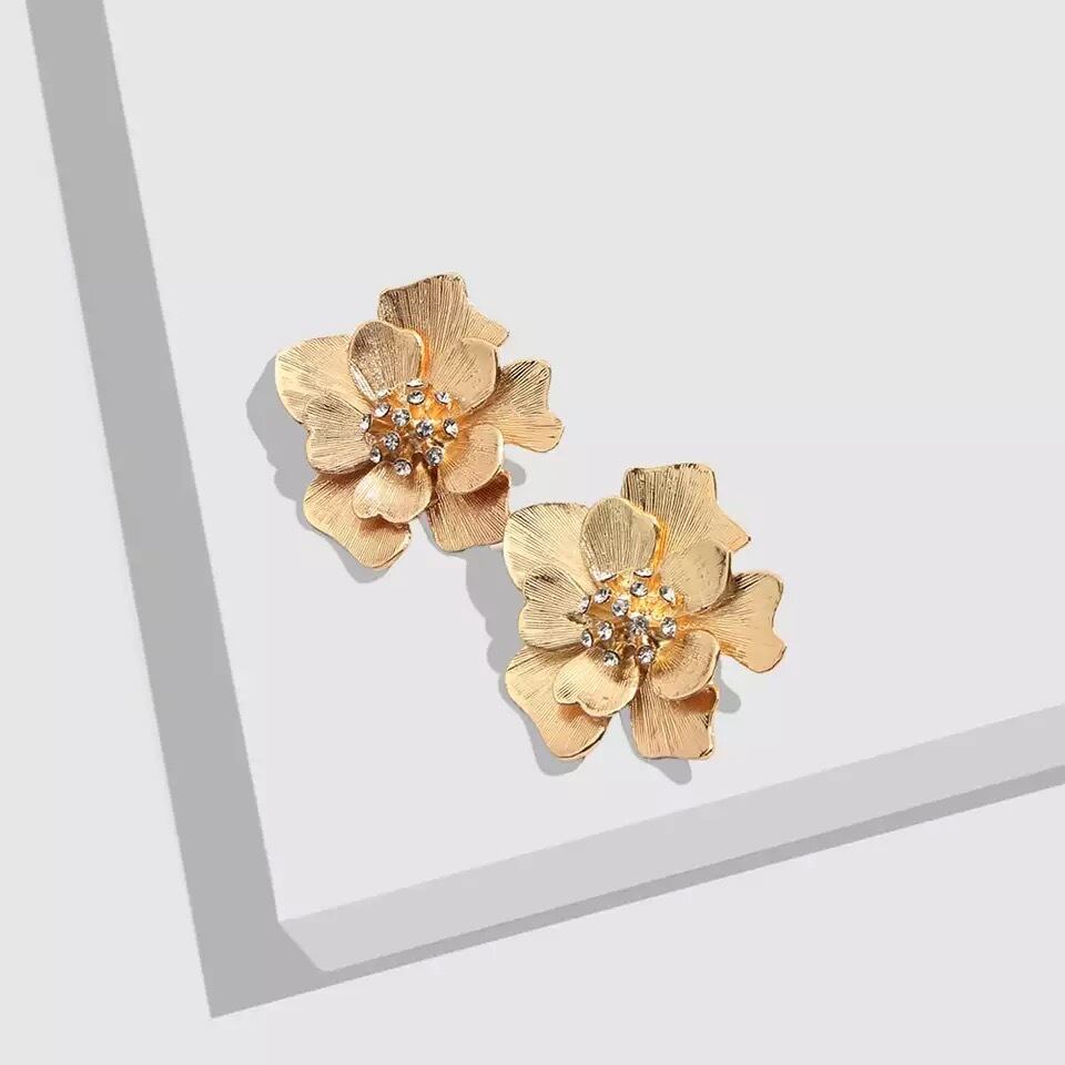 大ぶりピアス 花 ゴールド ピアス パールシャワーピアス フラワー ゴールド Aile Bouquet 大ぶりピアス 花 ゴールド ピアス パールシャワーピアス フラワー ゴールド Aile Bouquet